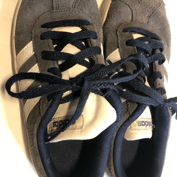 Adidas Court Grey casual Shoe Boys Size 2 - Picture 6 of 13